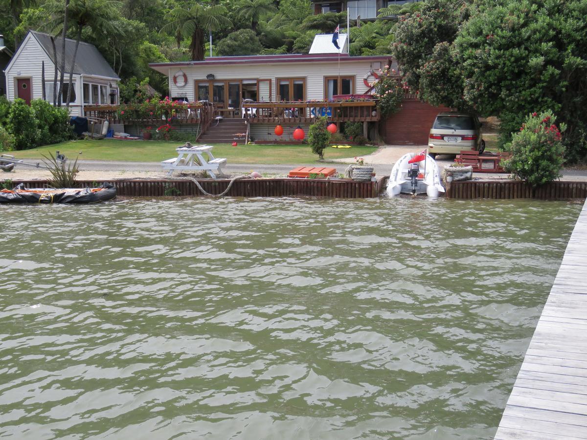 Waterfront Bed And Breakfast Picton Exteriör bild